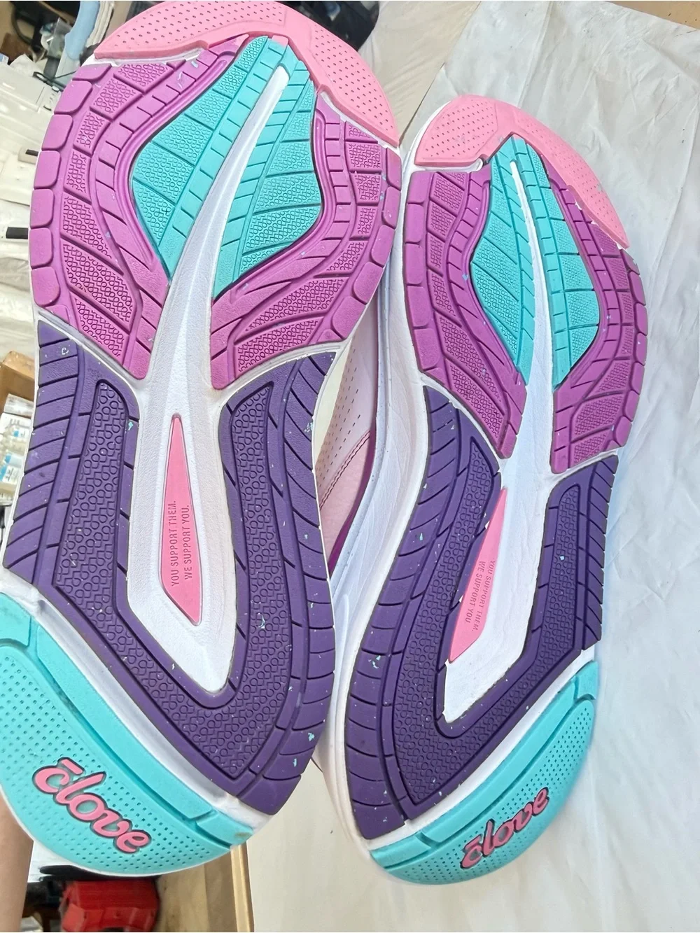 “SIZE 10” WOMENS CLOVE NURSING SNEAKERS